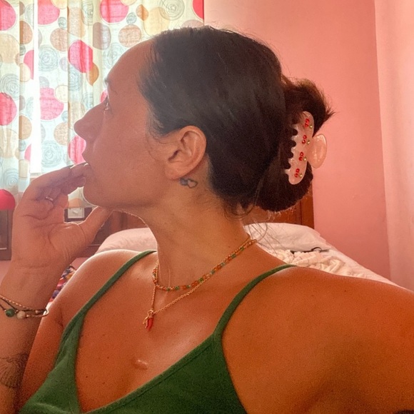 NWT Black Acrylic Claw Clip Cherry Glitter Crystal Rhinestone Hair Clip - Picture 4 of 4